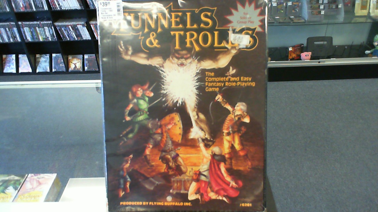 Tunnels and Trolls- 1982 Box Set *Incomplete (W/ Rules & Solo Mod.)/ Damaged Box* - Flying Buffalo